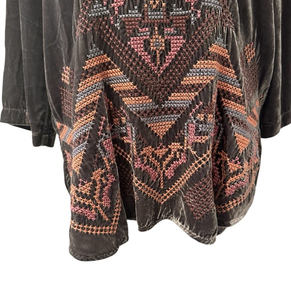 Embroidered Johnny Was Gray Blue and Coral Pink Women's Velvet Top - Picture 11 of 16